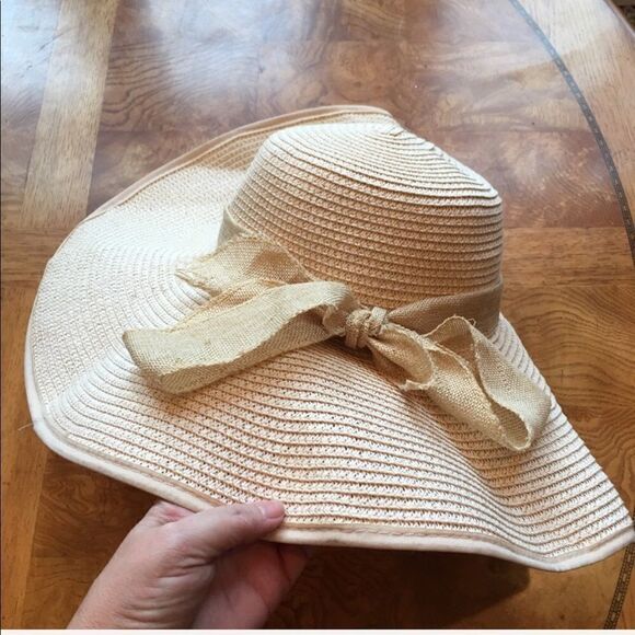 FLOPPY SUN Hat with Tie!